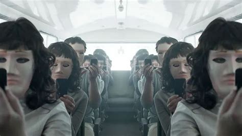 Black Mirror : Un Regard Distopique Sur La Technologie Et La Société Moderne!